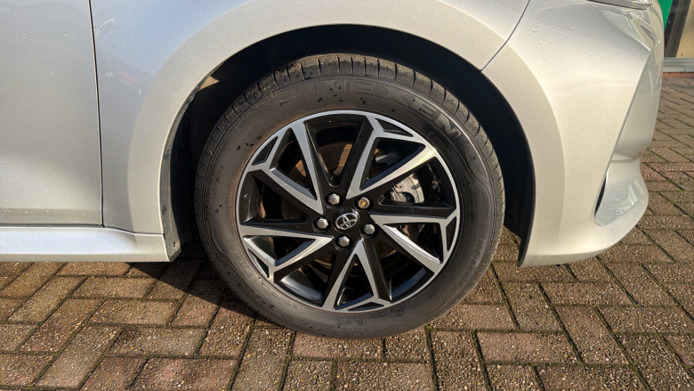 Toyota Yaris 1.5 Hybrid Design 5dr CVT Hybrid Hatchback